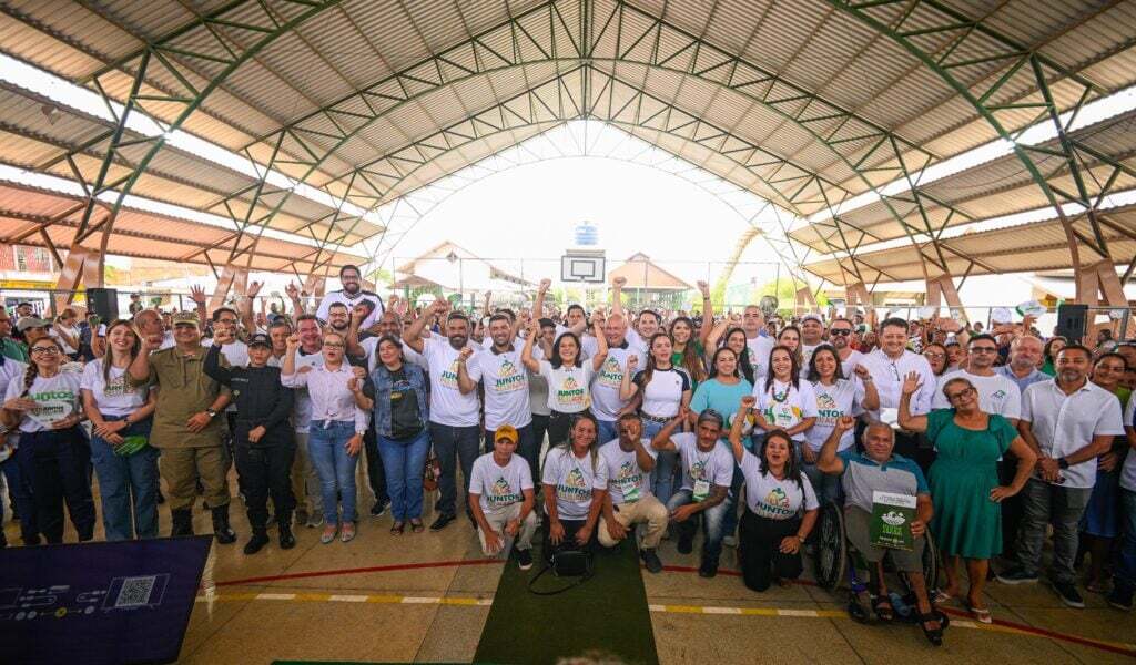 Juntos pelo Acre reúne mais de 10 mil pessoas na Baixada da Sobral e entrega 129 títulos definitivos